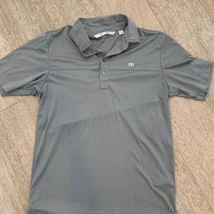 WORN ONCE MENS TRAVIS MATTHEW POLO-PELICAN EDITION